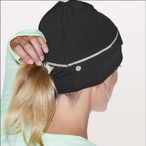 Lululemon Black Cross Chill Run Beanie Winter Hat - Picture 6 of 6
